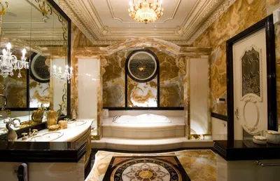 Фото роскошной ванной комнаты с просторным душем