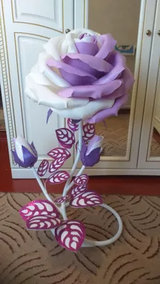 Уникальная роза из изолона в формате png