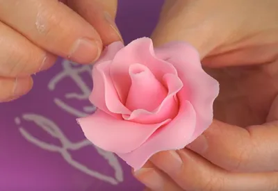Роза из мастики в большом размере