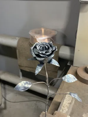 Восхитительные изображения металлической розы в разных размерах