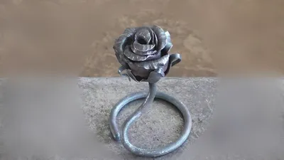 Фото великолепной металлической розы в форматах jpg, png, webp