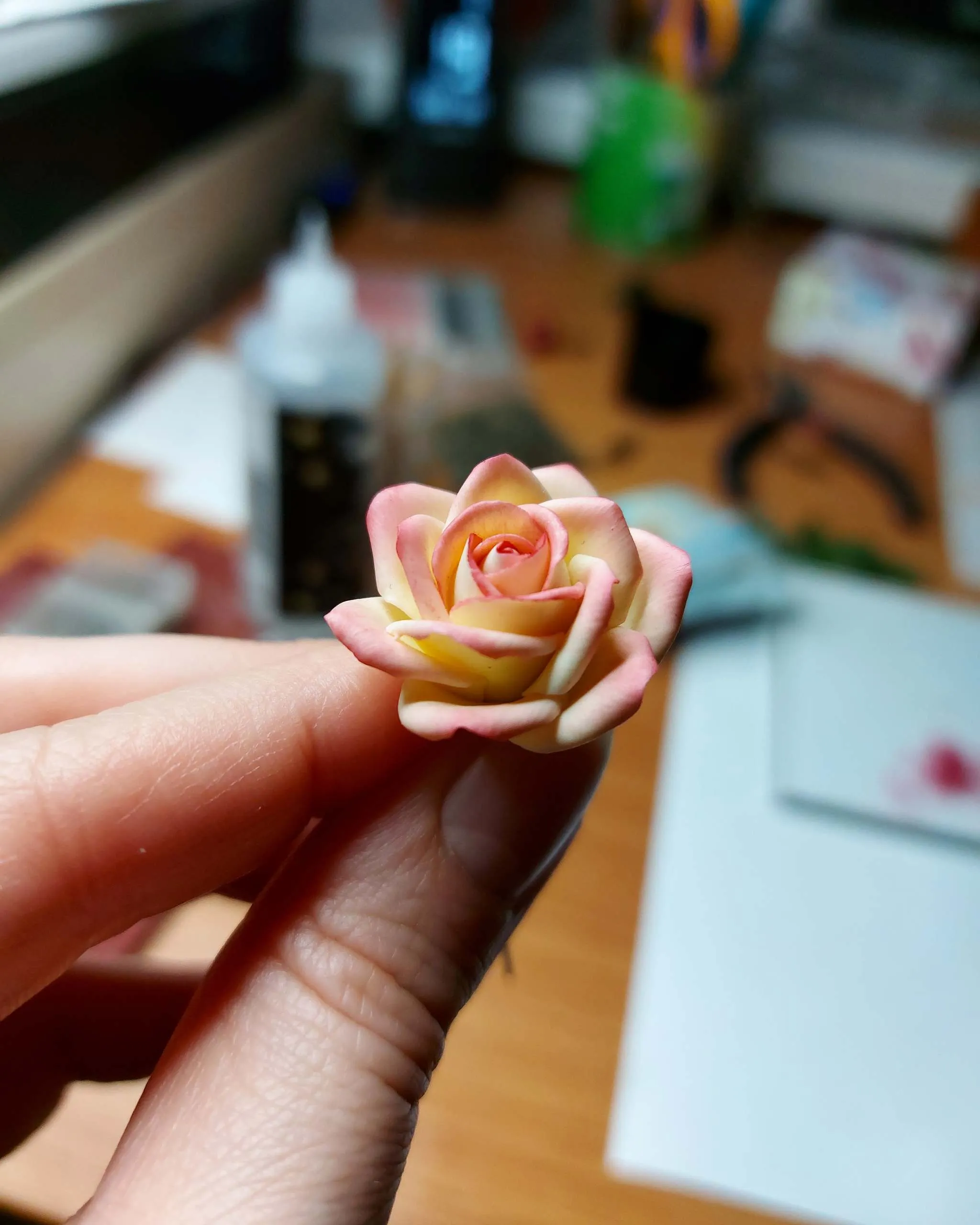 Простой способ лепки розы из полимерной глины