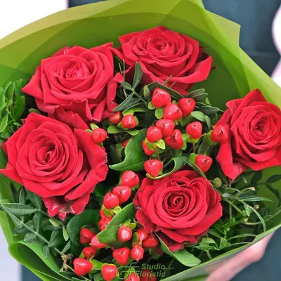 Фотография розы с красной шапочкой в jpg в оригинальном размере для загрузки.
