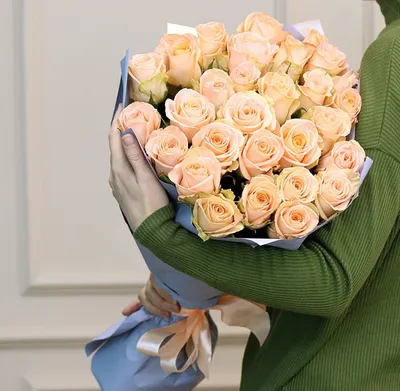 Захватывающее изображение кремовой розы в формате webp