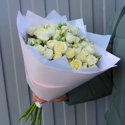 Роскошная белая роза на изображении с выбором формата