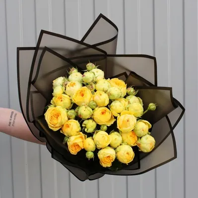 Фото ослепительно красивой желтой кустовой розы в формате JPG