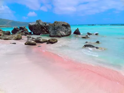 Фото с Розового пляжа Крита: великолепие розового песка