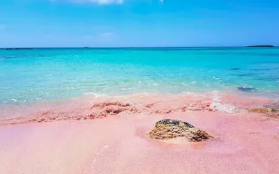 Розовый пляж Крита: уникальное место на фото
