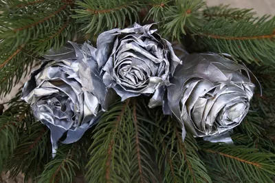 Розы в фотографиях: изображения роз из кленовых листьев для разных форматов