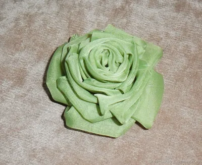 Впечатляющие розы из ткани на фотографиях