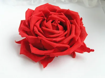Вдохновляющие розы из ткани в разных форматах