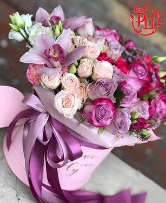 Красивые розы в коробке с днем рождения - png формат