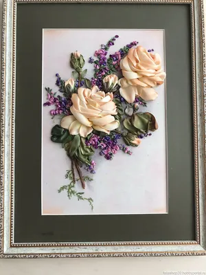 Фотография роз, украшенных лентами, в формате webp
