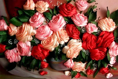 Фото прекрасных роз, украшенных лентами