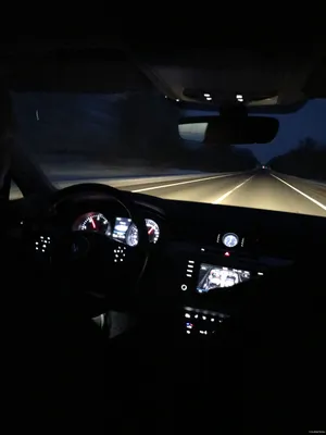 Фотографии рук в машине ночью: большой выбор размеров и форматов для загрузки!
