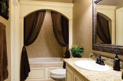 Рулонные шторы в ванной: функциональность и эстетика в одном решении