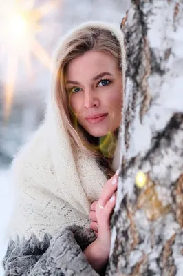 Русские красавицы под зимним солнцем: выбирай размер и скачивай в JPG!