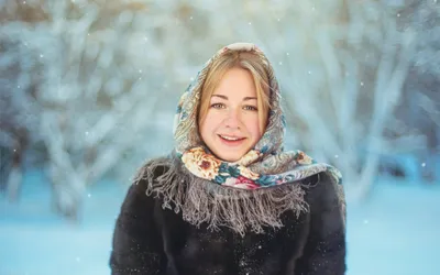 Фотографии зимнего очарования: Русские красавицы в разных форматах
