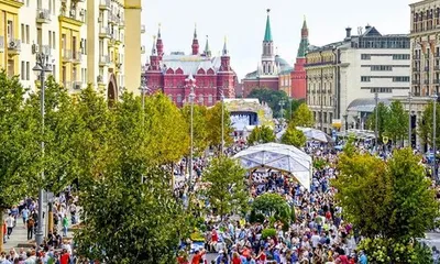 Особенные моменты: фотографии для поздравлений с Днем Рождения Москва!