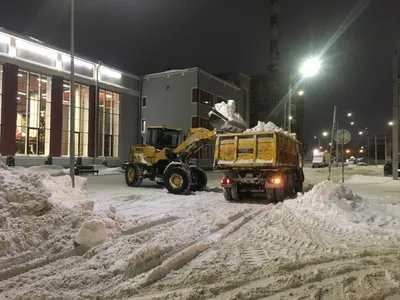 Фото Вани в его современной ванной комнате