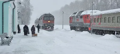 Зимнее волшебство: фотографии из окна поезда в различных форматах