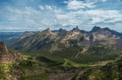 4K фото Саянского хребта: удивительная детализация гор