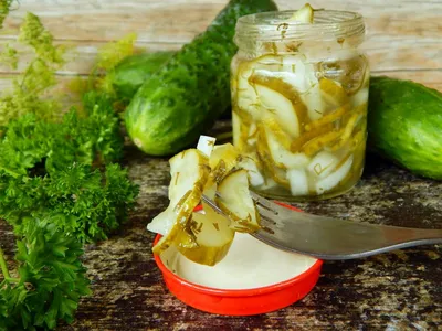 Зимний салат из переросших огурцов: выбирай размер и скачивай JPG!