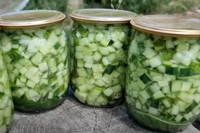 Зимний салат из переросших огурцов: скачивай PNG фотографию.