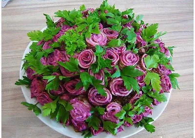 Салат розы из блинов: фото впечатляющей кулинарной мастерской