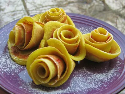 Салат розы из блинов: фото эстетического наслаждения