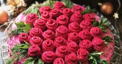 Фотография салата розы с воздушным кремом