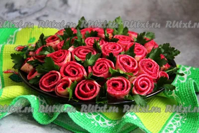 Фото салата розы из блинов в формате webp