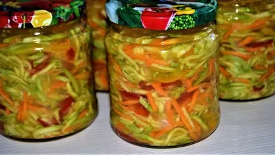 Морозостойкие вкусности: Салаты из кабачков для холодных дней