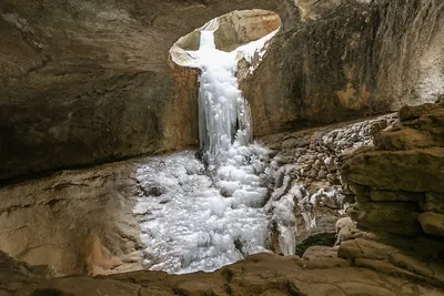 Фото Салтинского водопада: водная оазисная сказка