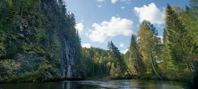 Захватывающий вид на реку в фотографиях высокого качества.