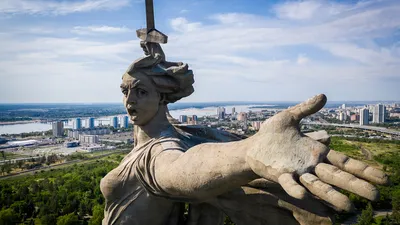 Фотографии в высоком разрешении: Самый большой человек в мире в различных форматах