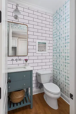 Фотографии ванной комнаты с использованием пленки в разных цветовых сочетаниях