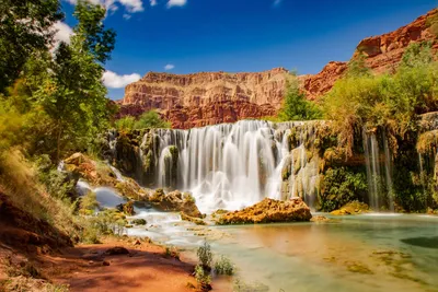 Изображения величественных водопадов - ощущение присутствия