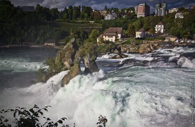 Уникальные фотографии самого высочайшего водопада - форматы для скачивания: JPG, PNG, WebP