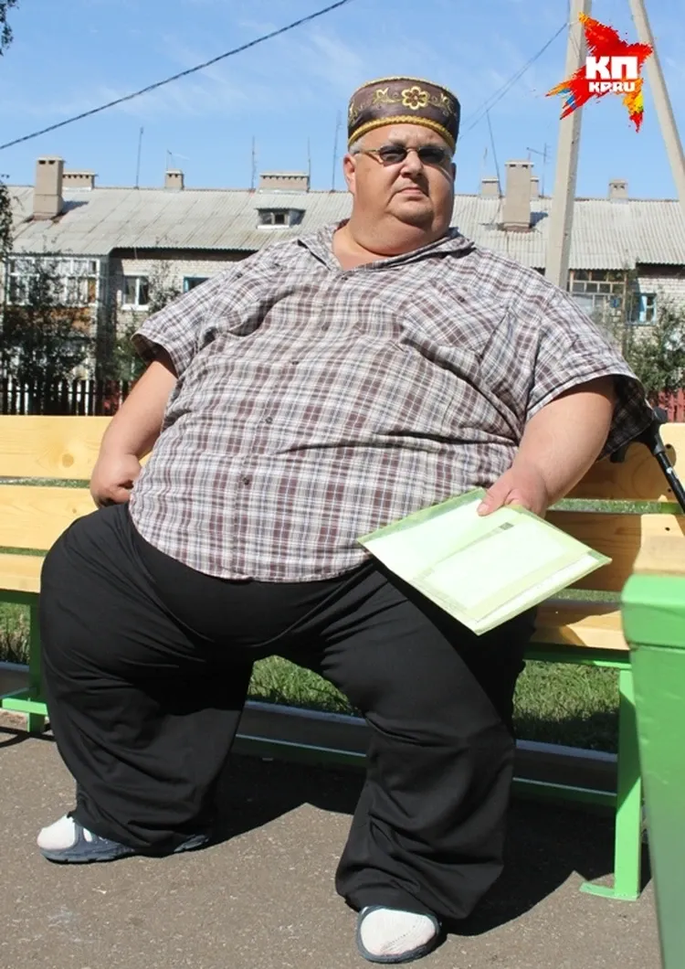 Толстый мужчина лет. Ирек Габдрахманов.