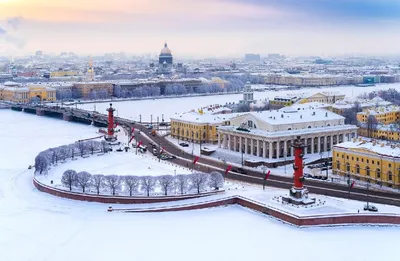 Ледяные шедевры: Зимние виды Санкт-Петербурга в формате JPG