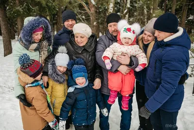 Фото семейных радостей в зимнем антураже