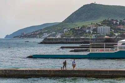 Приключения на пляже Семидворье в Крыму