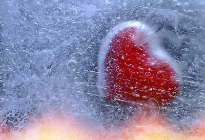 Снежная романтика: Встречайте сердце из снега