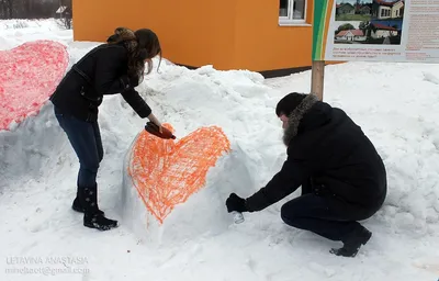 Фон зимней идиллии: Сердце из снега