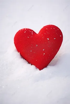 Ледяной арт: Фотк с сердцем из снега