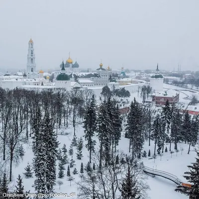 Фотографии зимнего Сергиева Посада: выберите свой размер и формат изображения.