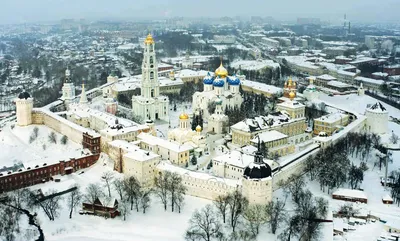 Зимний великолепный пейзаж Сергиева Посада: скачайте ваши фото в JPG, PNG или WebP.