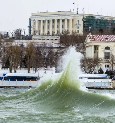 Загадочный Севастополь зимой: скачивайте картины в JPG, PNG, WebP