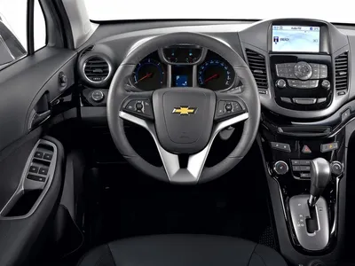 Фото Chevrolet Orlando солнечным днем